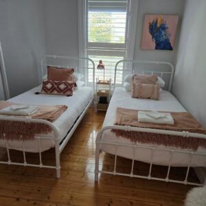 Bedroom 3 Single Beds